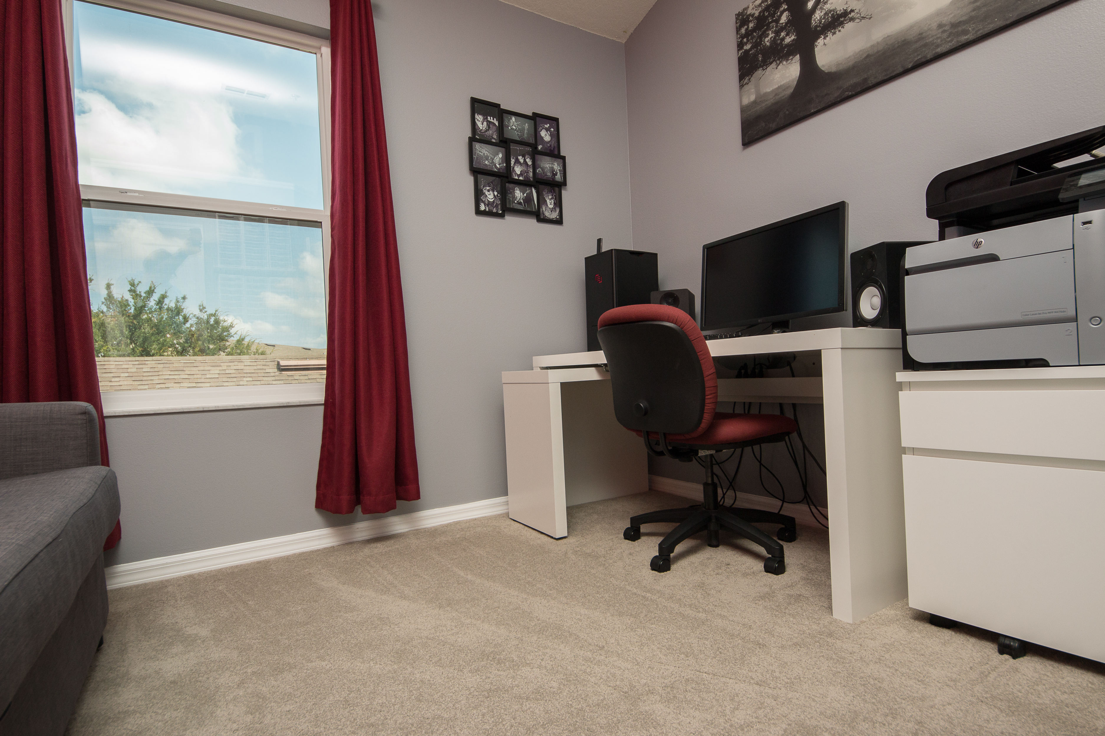 PVC Vinyl & Gray Carpet flooring with computer desk